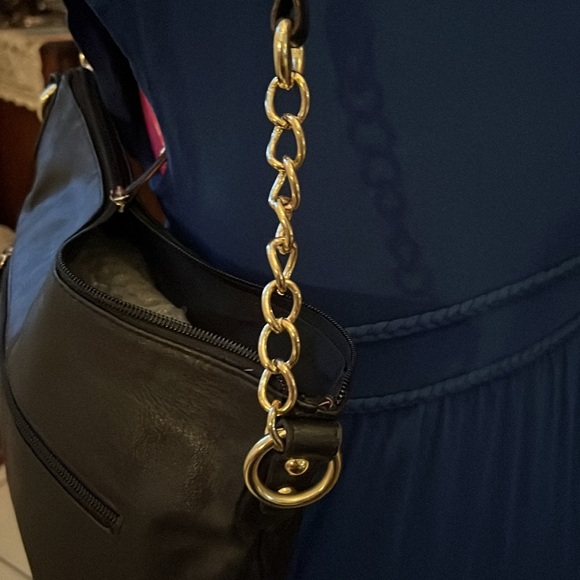 Nicole Miller  NWOT  Black shoulder bag  vegan leather  Gold tone accents chains - Picture 11 of 15